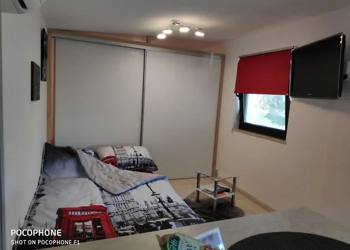 아파트 Urinj 코스트레나